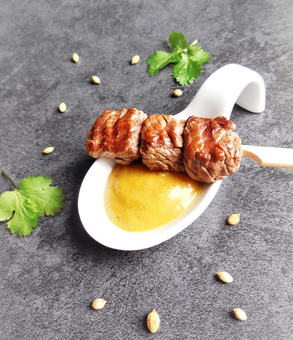 Lamsspiesjes  met kikkererwtenpuree